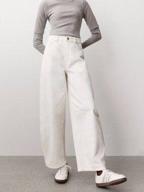 RW & Co White barrel leg Jeans